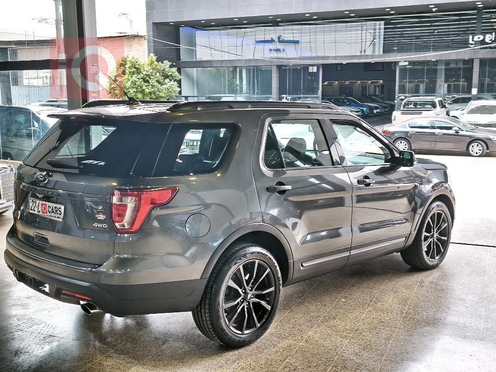 Ford Explorer
